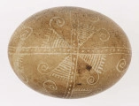 E/1334/ML - Technika batik. Podział podłużny na 4 części, poprzeczny na 2. Motyw swastyki. Barwa tła brązowa, barwa motywu biała.