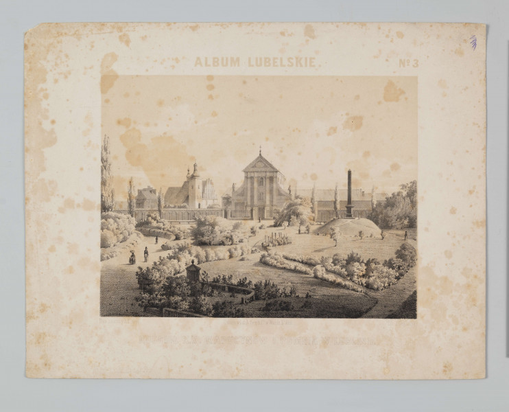 Widok kościoła Kapucynów i Placu Litewskiego w Lublinie. Bryła kościoła w głębi, z przylegającymi zabudowaniami klasztornymi. Po lewej, w oddali kościół powizytkowski. Na pierwszym planie przestrzeń Placu Litewskiego z usytuowanym po prawej pomnikiem Unii Lubelskiej. Przedstawienie szczegółowe, w gamie szarości i beżu.