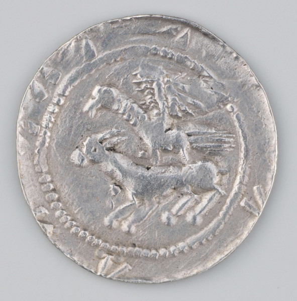 N/2817/ML - AV. W otoku prełkowym książę w prawo zwrócony zamierza się mieczem na siedzącego przed nim wroga.
RV. W otoku perełkowym orzeł atakujący zająca.