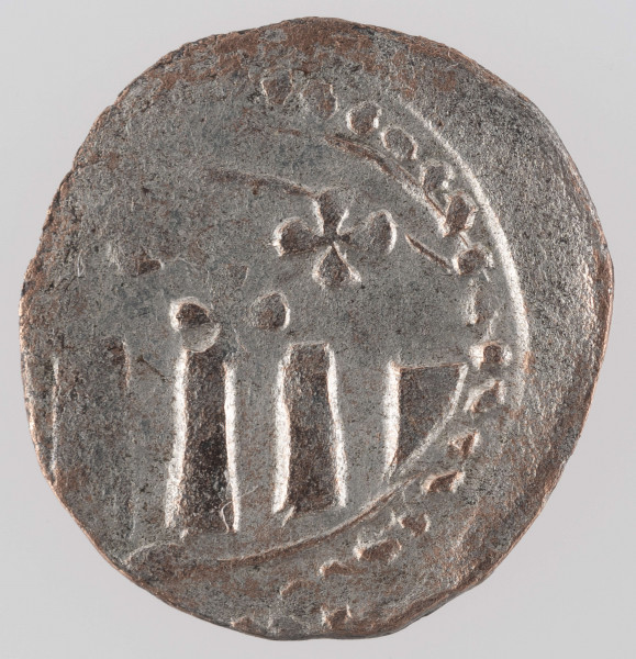 N/7966/ML - AV. W otoku ukoronowany orzeł głową w lewo.
RV. Ujęty otokiem herb andegaweński.

Moneta bita niecentrycznie, w szczególności rewers.