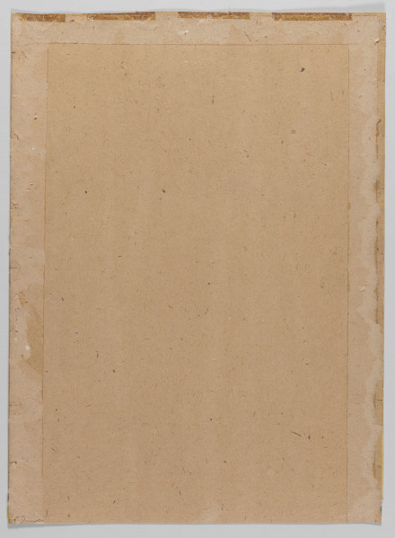 R/4369/ML - Postać księdza. Usytuowany na osi, 3/4 w lewo. Sylwetka krępa, twarz okrągła, krótkie włosy, okulary (?). Ubrany w uroczysty strój złożony z kilkuwarstwowej kapy, pod nią nałożona na sutannę komża z ozdobnie wykończonym dołem. Przy zapięciu kapy przewleczony długi sznur zwisający swobodnie z przodu. Na nim zawieszone cztery kadzielnice (?), chwosty (?). Ręce  zgięte w łokciach, dłonie podtrzymują sznur. Rysunek prowadzony miękką, swobodną kreską.
sygn. i dat. p.d.: Józef Mehoffer Fribourg S. Nicolas 1918