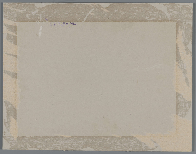 S/G/1680/ML - Pejzaż z bryłą Zamku Lubelskiego i okolicznymi zabudowaniami. Widok od południa. Na dole pas łąki utrzymany w odcieniach zieleni wzbogaconej ugrem, błękitem, fioletem. W głębi, nieco na lewo od centrum wzgórze zamkowe. Widoczna pd. elewacja i fragment bryły okrągłej baszty zwieńczonej krenelażem. Po prawej wtopione w elewację wschodnią mury gotyckiej kaplicy 
św. Trójcy. Ściany założenia w kolorze rozwodnionego ugru z zaznaczonymi szarością detalami
i czerwonym akcentem dachu kaplicy. U stóp wzgórza rozłożone zabudowania dzielnicy żydowskiej /?/. Pomiędzy zespołami domów dwie błękitno - szare plamy koron drzew. W głębi, po prawej bryła kościoła św. Agnieszki. W tle niebo  pokryte kłębami biało-szarych chmur. Malowane szerokimi, swobodnymi plamami mocno rozwodnionych kolorów.
sygn. czarnym tuszem p.d.: K. KIETLICZ - RAYSKI 902. Lublin