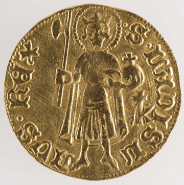N/4549/ML - AV. W perełkowym otoku czterodzielna tarcza z belkami i czeskimi lwami. Na zewnątrz, pomiędzy dwiema obwódkami, legenda dookolna:
+ S I G I S M V N D I  D  G  R  V N G A R I E

RV. Ukoronowany król w pozycji stojącej na wprost w aureoli, w prawej ręce trzymający topór, w lewej jabłko królewskie. Po prawej stronie postaci znak menniczy w formie przypominajacej połączenie krzyża łacińskiego i litery K. Zarówno głowa jak i nogi władcy rozdzielają legendę dookolną o treści:
S  L A D I S L  -  A V S  R E X  

W legendzie awersu i rewersu występują znaki międzywyrazowe.
