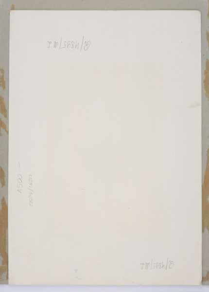 Widok dziedzińca zamku lubelskiego z kaplicą i basztą. Na pierwszym planie, po prawej baszta na planie koła, w głębi nieco na lewo od osi, w obwodzie murów skrzydła wschodniego bryła późnogotyckiej kaplicy św. Trójcy. Przy północnej ścianie kaplicy dawny dom mansjonarski, po lewej wolnostojąca smukła kapliczka. Przedstawienie w tonacji szarości i beżu, miękko modelowane.