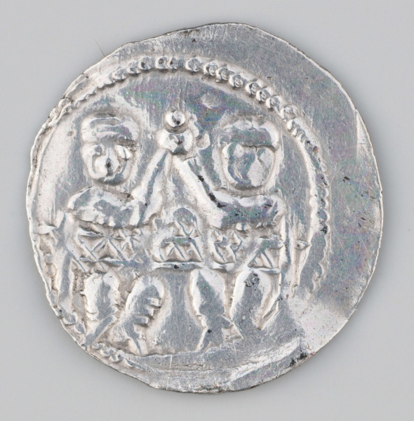 N/85/ML - AV. W otoku rycerz stojący na wprost z tarczą w lewej i chorągwią w prawej ręce. Po prawej stronie chorągwi trzy kulki.
RV. W otoku dwaj książęta trzymający jabłko królewskie.

Awers i rewers bite niecentrycznie, wskutek przesunięcia stempla.