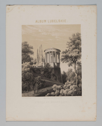 S/G/499/ML - Widok świątyni Sybilli w Puławach (1798 - 1801) wg Ch. P. Aignera w ujęciu od strony łachy wiślanej. Świątynia posadowiona na wysokiej, murowanej skarpie rozczłonkowanej arkadowymi niszami. Usytuowana w głębi, na osi kompozycji, w otoczeniu  bujnych drzew i krzewów założenia parkowego. Budowla na planie koła, korpus obiega koryncka kolumnada dźwigająca belkowanie z bukranionowym fryzem, nakryta kopułą. Do kościoła prowadzą szerokie, schody widoczne zza ogrodzenia. Na pierwszym planie, u stóp skarpy aleja parkowa wzdłuż której idąca odwrócona tyłem postać kobieca.
