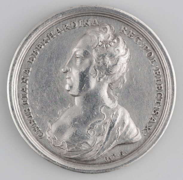 N/4115/ML - AV. Popiersie króla w profilu w prawo, z odkrytą głową. W otoku napis rozdzielony na dole i górze przez wizerunek:
D.G.AVGVSTVS II. - REX POL:ELECT:SAX:
U dołu monogram: H.P.G.

RV. Popiersie królowej w profilu w prawo. W otoku napis rozdzielony na górze i dole przez wizerunek:
CHRISTIANA EBERHARDINA - REG:POL:ELECT:SAX:
U dołu monogram: H.P.G.
