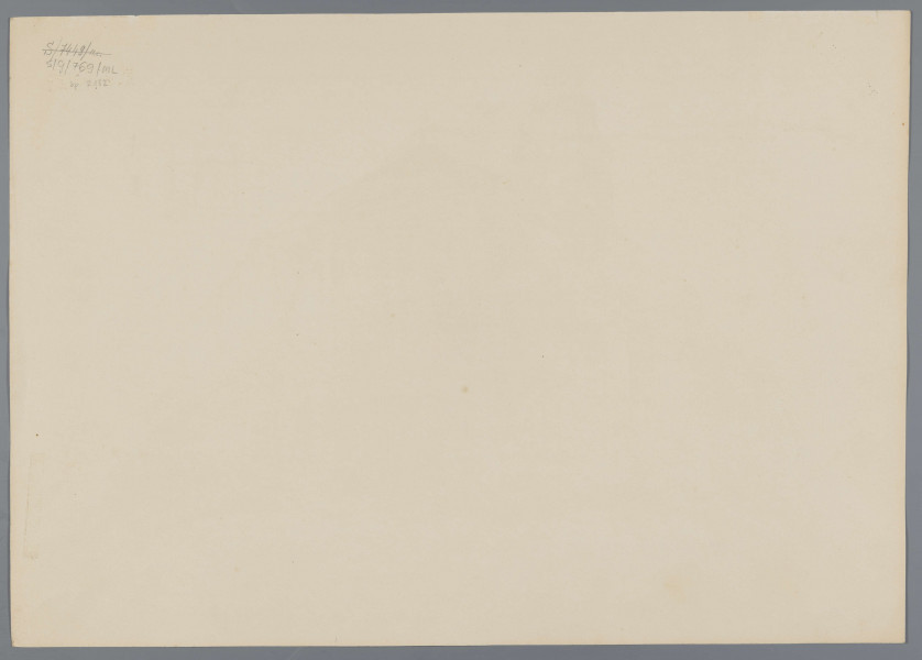 S/G/769/ML - Widok piętrowego domu mieszczańskiego na podzamczu w Lublinie. Ukazany od strony narożnika, drewniany, o wieńcowej konstrukcji ścian. Nakryty 4-spadowym, gontowym dachem. Fasada z podcieniem na parterze. W partii piętra, przy ścianie szczytowej otwarty taras z balustradą. Połać dachu nad tarasem wsparta na kolumienkach spiętych trzema spłaszczonymi łukami. Za kalenicą dachu, z tyłu widoczny duży komin. W prawym górnym narożniku rzut przyziemia budynku.
