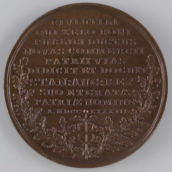 N/2448/ML - AV. Popiersie Michała Ossowskiego w profilu w prawo, w sutannie jezuitów. W otoku napis rozdzielony na dole przez wizerunek:
MICHAEL OSSOWSKI N.A.MDCCXLIII.
Monogram: I.P.H.F.

RV. Dziewięciowierszowy napis:
CIVI UTILI / QUI ZELO BONI / PUBLICI DUCTUS / NOVAS COMMERCII / PATRII VIAS / DIDICIT ET DOCUIT / STAN:AUG:REX / SUO ET GRATIAE / PATRIAE NOMINE / A.MDCC - LXXXVII.
Ostatni wiersz rozdzielony przez kaduceusz, po bokach którego zakomponowane w półkolu dwie gałązki dębowe.

