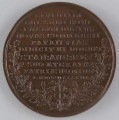 N/2448/ML - AV. Popiersie Michała Ossowskiego w profilu w prawo, w sutannie jezuitów. W otoku napis rozdzielony na dole przez wizerunek:
MICHAEL OSSOWSKI N.A.MDCCXLIII.
Monogram: I.P.H.F.

RV. Dziewięciowierszowy napis:
CIVI UTILI / QUI ZELO BONI / PUBLICI DUCTUS / NOVAS COMMERCII / PATRII VIAS / DIDICIT ET DOCUIT / STAN:AUG:REX / SUO ET GRATIAE / PATRIAE NOMINE / A.MDCC - LXXXVII.
Ostatni wiersz rozdzielony przez kaduceusz, po bokach którego zakomponowane w półkolu dwie gałązki dębowe.
