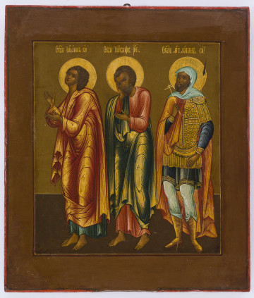 Ikona dwustronna, z kowczegiem. Na awersie ukazana jest scena Wniebowstąpienia, podzielona na dwie strefy. W górnej, ponda obłokami w mandorli siedzi na łuku tęczy Chrystus. Ręce ma wyciągnięte w geście błogosławieństwa archijerejskiego, jego głowę otacza nimb, po bokach którego widnieje monogram. Ubrany jest w złocisty chiton ze stichosem i himation. Mandorlę podtrzymuje czterech aniołów, dwóch z nich gra na trąbach i ma nimby z monogramami. W dolnej strefie, w skalistym górskim pejzażu stoi Maryja, dwóch aniołów i apostołowie. Maryja umiejscowiona jest centralnie, z lewą dłonią wyciągniętą ku Chrystusowi. Ubrana jest w błękitną suknię i czerwono-złocisty maforion. Po bokach towarzyszą jej aniołowie, jeden w złocistym, drugi w zielonym himationie. Spoglądając na poruszonych apostołów wskazują dłońmi na Chrystusa. Po bokach zgrupowani są wpatrzeni w Chrystusa apostołowie z imionami wpisanymi w nimby. Po lewej w górnym rzędzie znajdują się:
Marek, Bartłomiej, Mateusz
w dolnym rzędzie: Filip, Jakub, Piotr
po prawej w górnym rzędzie: Szymon, Tomasz, Jakub
w dolnym rzędzie: Jan, Juda Jakubowy, Andrzej
Ponad wszystkim, w polu ikony widnieje ozdobny napis cyrylicki - Wniebowstąpienie Pana.

Na rewersie ikony przedstawieni są trzej święc związani z tajemnicą śmierci i zmartwychwstania, uczestnicy ukrzyżowania oglądający tu chwałę wniebowstąpienia: św. Jan, który stał pod krzyżem, Józef (z Arymatei), który zadbał o pochówek Chrystusa i Longin - żołnierz, który przebił bok Chrystusa. Przedstawieni są na gładkim tle, zwróceni lekko w lewo, ich głowy otoczone są nimbami.
Św. Jan ukazany jest jako młodzieniec bez zarostu, ma lekko uniesioną głowę, dłonie ułożone w geście modlitwy. Ubrany jest w błękitny chiton i złocisto-czerwony himation.
Św. Józef - nieco starszy, z brodą, opiera pochyloną głowę na prawej dłoni, drugą dłoń kieruje w lewo. Ubrany jest w czerw