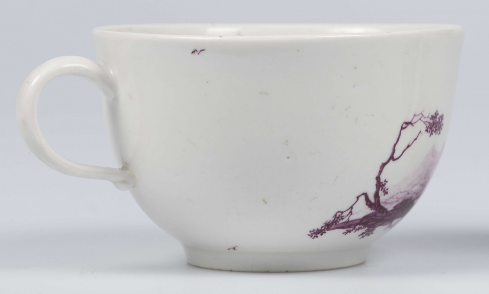 S/CS/1522/1/ML - Filiżanka półkulista na pierścieniowej podstawie, ucho w kształcie litery 