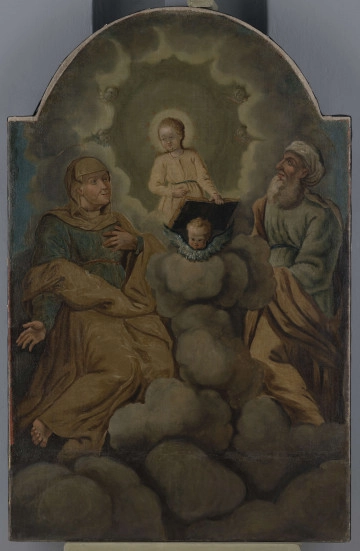 E/16798/ML E/16798/ML - Pośród obłoków ukazana jest Maryja jako dziewczynka oraz jej rodzice, Św. Anna i Św. Joachim. W centrum, w wieńcu chmur, otoczona przez 4 cherubiny znajduje się Maryja. Spogląda ku górze, jej głowę otacza poświata. Ubrana jest w bladoróżową sukienkę, przewiązaną w pasie. W lewej ręce podtrzymuje otwartą księgę, która opiera się grzbietem o głowę cherubina. Nieco niżej, po lewej stronie, klęczy św. Anna. Spogląda na Maryję, lewą dłoń przyciska do piersi, prawą ma odgiętą do tyłu. Ubrana jest w ciemnozieloną suknię, z czerwonym paskiem i jasnobrązowy płaszcz oraz chustę. Po prawej znajduje się Św. Joachim; również klęczy zwrócony ku Maryi. Ma długą siwą brodę, ubrany jest w jasnozieloną szatę spodnią, przewiązaną paskiem i jasnobrązowy płaszcz, na głowie na turban.
Pole obrazowe ma kształt stojącego prostokąta zwieńczonego łukiem nadwieszonym. Gestykulacja i pozy postaci jest ekspresyjna o barokowym charakterze.