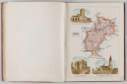 ML/H/650 - Okładka twarda, obklejona czerwonym płótnem, z wytłoczonym na złoto tytułem i ozdobami. Po lewej stronie popiersie kobiety bokiem, z wyciągniętą ręką trzymającą pędzel, poniżej kwiaty. W lewej części autor i tytuł, poniżej ozdobnik roślinny. Strona tytułowa przedstawia dwóch mężczyzn pochylonych nad mapą, w tle pejzaż wiejski z zamkiem na wzgórzu. Tytuł atlasu w wydzielonym, prostokątnym polu. Następna strona zawiera skorowidz i obiaśnienie znaków. Pierwsza z map to Mapa Ogólna Królestwa Polskiego z podziałem na gubernie i powiaty, następne to mapy powiatów. Na każdej stronie z mapą znajduja sie barwne grafiki z przedstawieniem zabytkowych budowli, typów ludowych, ruin, pejzaży. Do Atlasu dołączona luzem Mapa Guberni Lubelskiej, granice powiatu i wypełnienie błekitne.