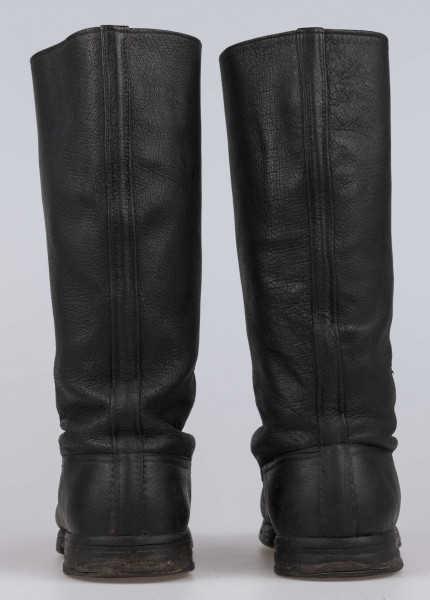 E/16150/ML - Buty skórzane, męskie, z cholewami. Szerokość buta 10,5 cm. Na czubku przybite blaszki.