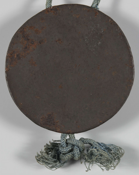 ML/H/589 - Statut cechu sitarskiego nadany mieszkańcom Biłgoraja przez Konstancję Marię z Potoka Szczuczynę, podkanclerzynę wielką litewską, dziedziczkę Biłgoraja w 1720 r. Dokument ustalający porządek rzemiosła sitarskiego na wzór spalonego przywileju. Rękopis w języku polskim z wyciśniętą pieczęcią lakową oraz przytwierdzoną do dokumentu niebieskim sznurkiem pieczęcią herbową w metalowej puszce. Podpisy: wystawcy z 20 czerwca 1720 r. (Kurów); Eustachego Potockiego z 13 marca 1747 r. (Zamek Biłgorajski); Marii z Kątskich Potockiej; Marcina Leopolda Szczuki, starosty wawelnickiego; Jana Szczuki, starosty wiekszniawskiego;  Jana Potockiego z 28 września 1779 r. (Warszawa), Stanisława Potockiego z 5 października 1786 r. (Warszawa), Serwera Setnickiego z 12 października 1803 r., Stanisława Nowakowskiego z 7 grudnia 1809 r. (Zamek Biłgorajski).