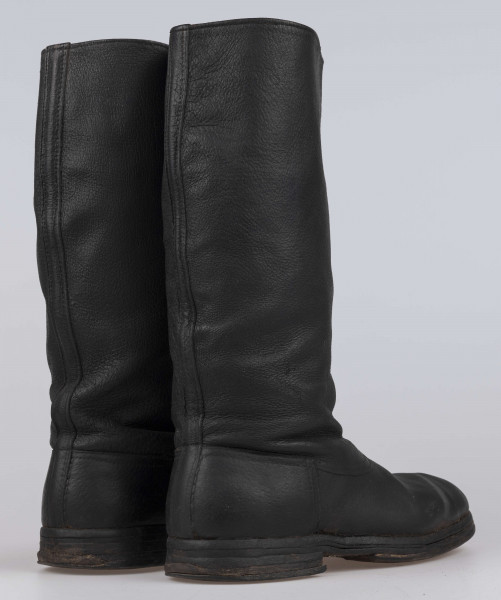 E/16150/ML - Buty skórzane, męskie, z cholewami. Szerokość buta 10,5 cm. Na czubku przybite blaszki.