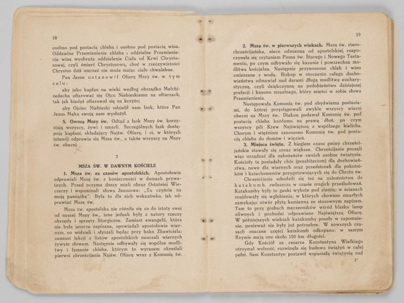 ML/MART/183 - Obrzędy święte : podręcznik do nauki religii dla uczniów gimnazjum : klasa 1 / Z. Baranowski ; J. Noryśkiewicz. - Poznań : Księgarnia Św. Wojciecha, 1936. - 124 s. : il. ; 22 cm.
Brak tylniej okładki.
