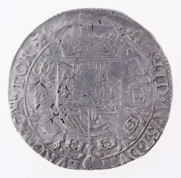 Aw. W tondzie ujętym pojedynczym otokiem liniowym ukoronowany krzyż kwiatowy ze zwieszającym się od niego orderem Złotego Runa. Krzyż rozdziela datę:16 – 46; umieszczoną na osi poziomej. Legenda dookolna spięta u góry znakiem menniczym:
.PHIL.II[II] D.G.HISP.ET.INDI[A]R.REX
Przy obrzeżu fragment perełkowego otoku.

Rw. W tondzie ujętym pojedynczym otokiem liniowym ukoronowana, wielodzielna tarcza herbowa ujęta łańcuchem z odznaką orderu Złotego Runa. Legenda dookolna rozdzielona u góry koroną, a u dołu odznaką orderu Złotego Runa:
.ARCHID.AVST.DVX – BVRG.DOM.TOR.Z
Przy obrzeżu fragment pojedynczego otoku nieliniowego.