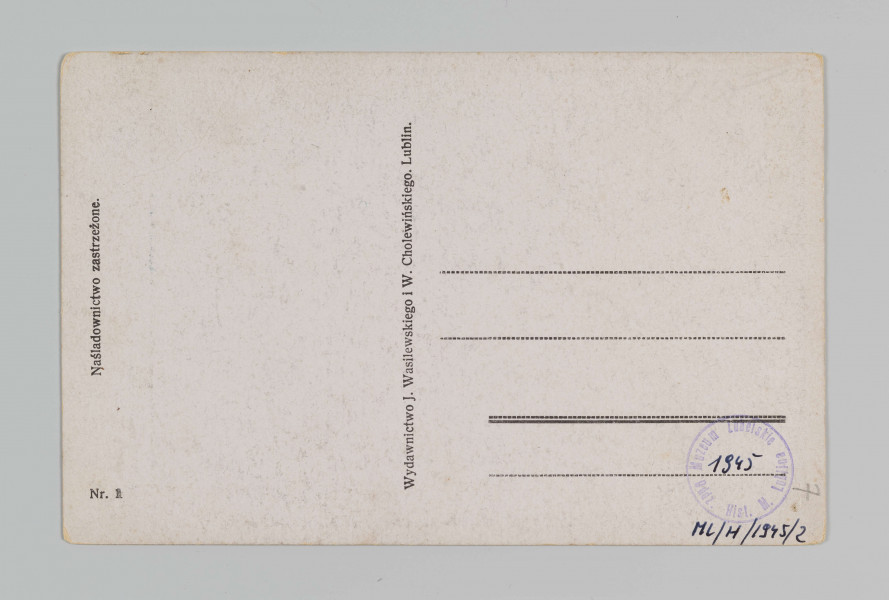 ML/H/1945/2 - Pocztówka barwna - Typ z okolic Lublina. Wizerunek kobiety w stroju ludowym (włościanka w stroju krzczonowskim) 
Awers: Wizerunek kobiety w czepcu z kolorowymi wstążkami (ujcie w popiersiu, twarz profilem); reprodukcja malowanego portretu (brak informacji o autorze wzoru); pod ilustracją na białym polu drukiem informacje o autorze fotografii i tytuł pocztówki
Rewers: Czarna linatura z miejscem na korespondencje, przy lewej krawędzi informacja o zastrzeżonym przedruku, pośrodku nazwa wydawnictwa drukiem; brak śladu obiegu pocztowego