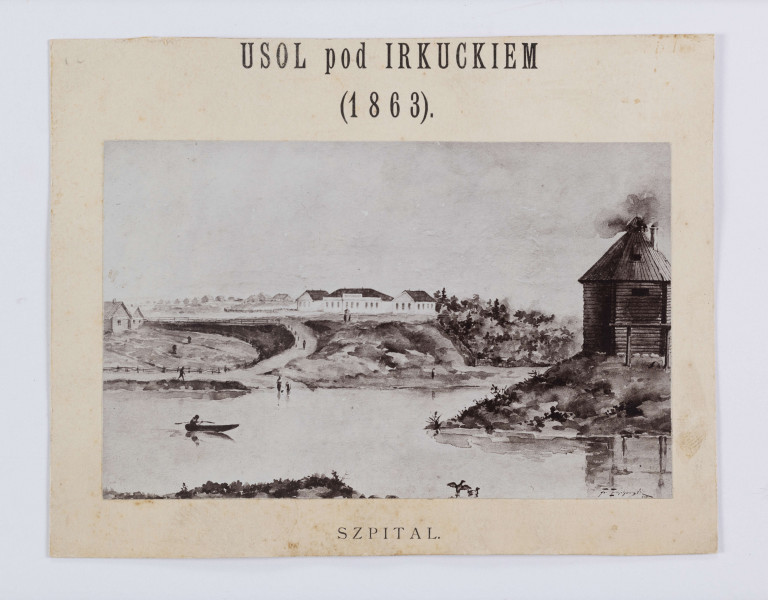 ML/H/F/76 - Na pierwszym planie rzeka z fragmentem brzegu. Na wodzie łódka oraz ptaki. Po prawej stronie na wzniesieniu fragment warzelni soli, budynku wykonanego z bali. Na drugim brzegu szpital, składający się z kilku jednokondygnacyjnych budynków. Po lewej stronie częściowo widoczne budynki mieszkalne. Fotografia naklejona na passepartout, w górnej części napis: 