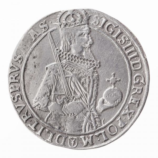 Aw. W tondzie ujętym pojedynczym otokiem liniowym ukoronowana półpostać króla w zbroi w profilu w prawo. Spod zbroi widoczna jest kryza. Władca w prawej ręce trzyma miecz skierowany ostrzem do góry, a w lewej  jabłko królewskie. Legenda dookolna rozdzielona u góry koroną monarchy, u dołu małą tarczą z herbem Półkozic – Hermolausa Ligęzy podskarbiego wielkiego koronnego (1624–1632): + SIGIS+III.D:G+REX.POLO:M.D LIT+PRVS:MAS +

Rewers. W pojedynczym nieliniowym otoku  ukoronowana dziewięciodzielna tarcza z herbami Polski, Litwy, Szwecji, Gotlandii oraz Wazów w centralnym polu. Tarcza ujęta łańcuchem z odznaką orderową orderu Złotego Runa, która rozdziela na dole legendę dookolną:
SAM+LIV.NEC+NO.SVE – GOT+VAND:Q+HRI.REX x
Tarcza rozdziela datę 16 – 32

