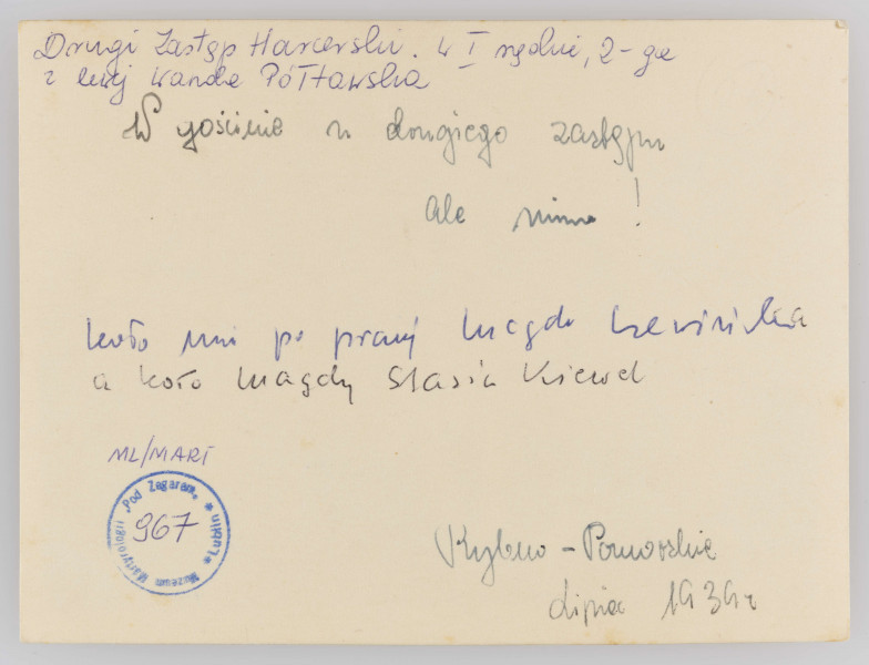 ML/MART/967 - Fotografia II Zastępu Harcerek w namiocie harcerskim, w 1 rzędzie 2 od lewej Wanda Wojtasik. Fotografia wykonana na obozie harcerskim w Rybnie Pomorskim.