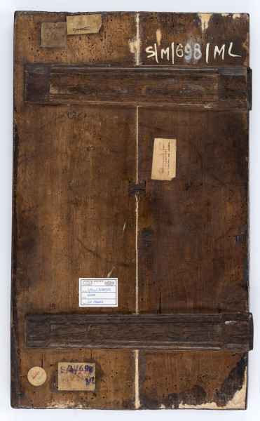 Ikona przedstawia św. Pawła w ujęciu do kolan. Święty siedzi, zwrócony w lewo. Otoczoną nimbem głowę skłania w lewo, twarz ukazana jest w 3/4. Po bokach nimbu cyrylicki słabo czytelny podpis przedstawienia: 