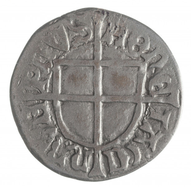 N/4491/576/ML - Aw. Tarcza zakonna wielkiego mistrza z krzyżem, którego ramiona dzieląc legendę otokową sięgają zewnętrznej obwódki. W otoku pomiędzy obwódkami napis:
MAGS – T . IOH – [SDE]T – IFEN
Liternictwo gotyckie.

Rw. tarcza zakonna z krzyżem o wydłużonych ramionach dzielących legendę otokową, o treści:
MONE – TA.C.D – NRVM – PRVS
Liternictwo gotyckie.
