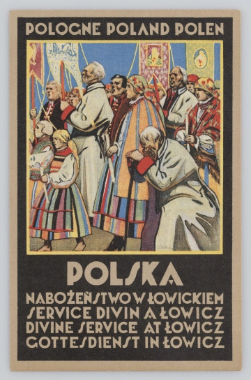 Pocztówka - Typy ludowe w strojach łowickich Pocztówka przedstawia osoby w kolorowych strojach łowickich. Na pierwszym planie znajduje się klęczący mężczyzna, opierający się na lasce.