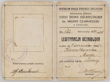 ML/MART/273 ML/MART/273 - Legitymacja uczniowska Prywatnej Żeńskiej Szkoły Średniej Ogólnokształcącej im. Heleny Czarnieckiej w Lublinie wystawiona na nazwisko Kwiatkowska Marja, legitymacja nr 152 na rok szkolny 1934/1935,