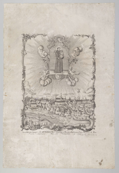 ML/H/1565 - Widok Lublina z końca XVII wieku od strony południowej, nad miastem obraz św. Antoniego z Dzieciątkiem Jezus w otoczeniu czterech aniołów; dwóch aniołów podtrzymuje obraz, dwóch unosi się w obłokach. Nad obrazem unosi się gołębica Ducha Świętego. Całość otoczona ozdobną bordiurą, w dolnej części łaciński napis.
Grafika naklejona na tekturę, odwrocie niewidoczne.