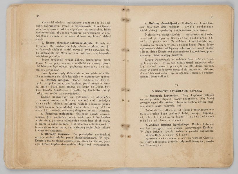 ML/MART/183 - Obrzędy święte : podręcznik do nauki religii dla uczniów gimnazjum : klasa 1 / Z. Baranowski ; J. Noryśkiewicz. - Poznań : Księgarnia Św. Wojciecha, 1936. - 124 s. : il. ; 22 cm.
Brak tylniej okładki.