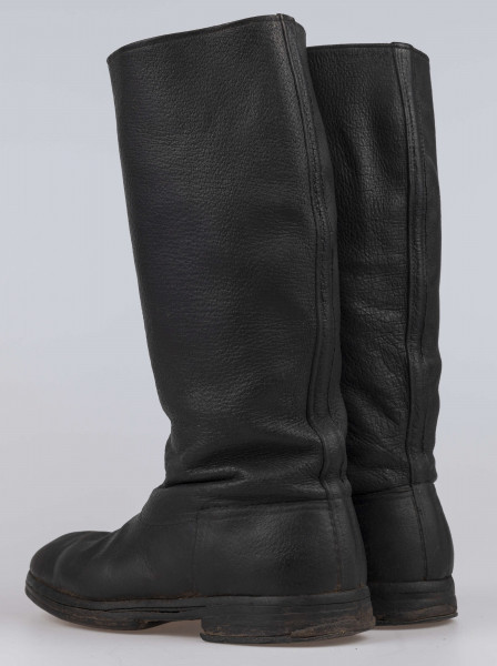 E/16150/ML - Buty skórzane, męskie, z cholewami. Szerokość buta 10,5 cm. Na czubku przybite blaszki.