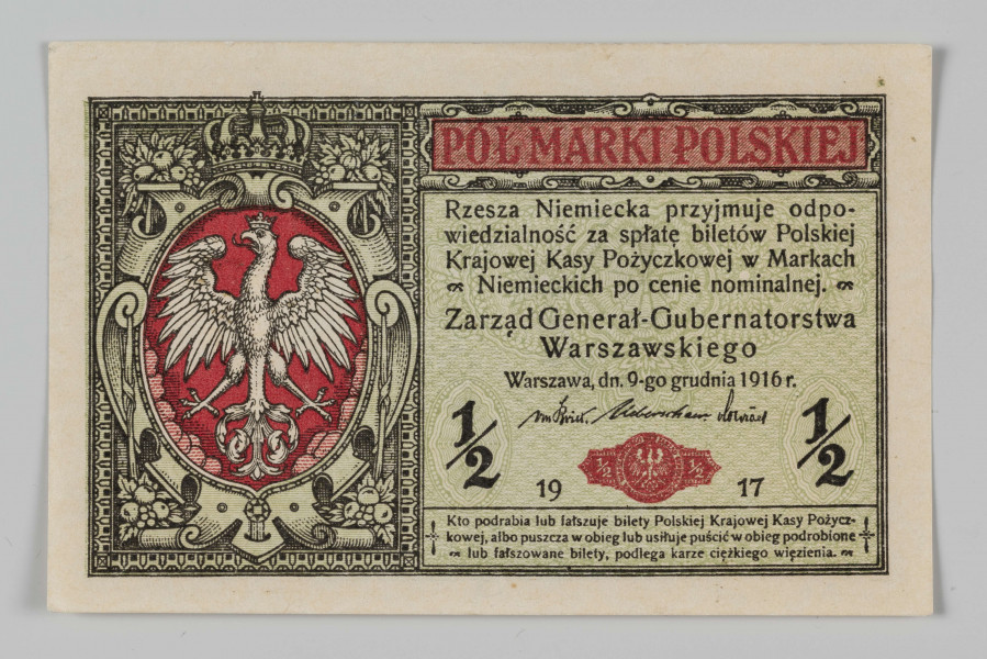 N/Bn/123/ML - Aw. Z lewej w czerwonym bogato zdobionym kartuszu Orzeł polski. Z prawej u góry: PÓŁ MARKI POLSKIEJ. Niżej 4-wierszowy tekst: 
Rzesza Niemiecka przyjmuje odpo- / wiedzialność za spłatę biletów Polskiej / Krajowej Kasy Pozyczkowej w Markach / Niemieckich po cenie nominalnej.
Niżej:
Zarząd Generał-Gubernatorstwa / Warszawskiego / Warszawa, dn. 9-go grudnia 1916 r. Faksymilowane podpisy: von Kries, Überschaer, von Conrad 
Niżej graficne przedstawienie pieczęci Zarządu Generał-Gubernatorstwa Warszawskiego na wstędze z oznaczeniem nominału  - w kolorze czerwonym - rozdziela datę 19 – 17. Po bokach 1/2 – 1/2. U doołu sankcja 3-wierszowa sankcja karna.

Rw. Z lewej i prawej medaliony z żeńskimi głowami. Napis, u góry:
BILET POLSKIEJ KRAJOWEJ / KASY POŻYCZKOWEJ
u dołu:
PÓŁ MARKI POLSKIEJ
Pośrodku oznaczenie nominału: 1/2
Seria i numer: B.6309568


