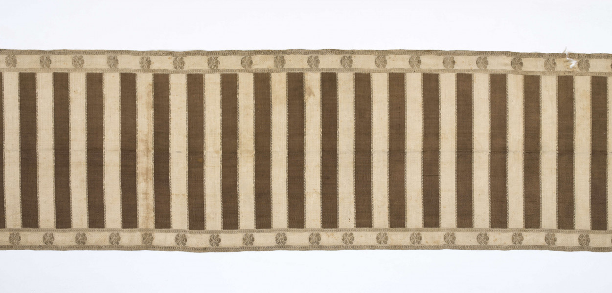 Pas kontuszowy, jedwabny, półlity, jednostronny.
Ornament:
Głowy