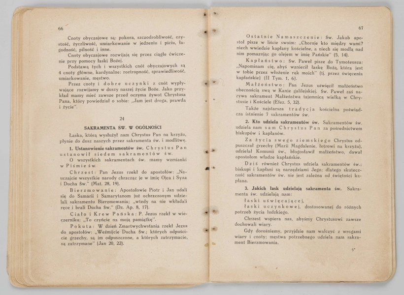ML/MART/183 - Obrzędy święte : podręcznik do nauki religii dla uczniów gimnazjum : klasa 1 / Z. Baranowski ; J. Noryśkiewicz. - Poznań : Księgarnia Św. Wojciecha, 1936. - 124 s. : il. ; 22 cm.
Brak tylniej okładki.
