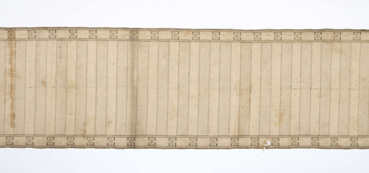 Pas kontuszowy, jedwabny, półlity, jednostronny.
Ornament:
Głowy