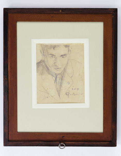 Dwa portrety Józefa Czechowicza wykonane przez Jana Wydrę, oprawione w brązową, drewnianą ramkę. 
1. Portret Józefa Czechowicza, rysunek ołówkiem, wym. 19,4 x 14,4 cm
Twarz poety zwrócona lekko w prawo, widoczne popiersie.
W lewym dolnym rogu miejsce i data powstania rysunku: 