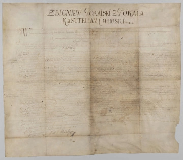 ML/H/585 - Statut biłgorajskiego cechu kuśnierskiego. Dokument rękopiśmienny w języku polskim datowany na 19 czerwca 1648 r. Statut wystawiony przez Zbigniewa Gorajskiego z Goraja, kasztelana chełmskiego, ustalający i zatwierdzający w 31 artykułach porządek rzemiosła kuśnierskiego. Podpis wystawcy i potwierdzenie przez Marcina Leopolda Szczukę. Na lewym marginesie wykonane później ciemniejszym atramentem skróty niektórych artykułów.
