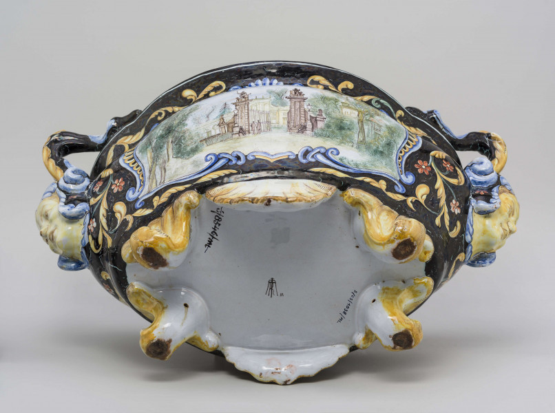 Żardiniera owalna na 4 niskich, 