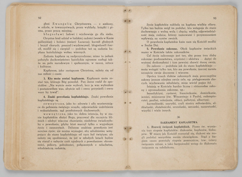 ML/MART/183 - Obrzędy święte : podręcznik do nauki religii dla uczniów gimnazjum : klasa 1 / Z. Baranowski ; J. Noryśkiewicz. - Poznań : Księgarnia Św. Wojciecha, 1936. - 124 s. : il. ; 22 cm.
Brak tylniej okładki.