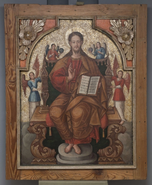 S/Mal/543/ML - Chrystus Pantokrator tronujący: prawą dłoń ma uniesioną w geście błogosławieństwa (ze skrzyżowanymi palcami wskazującym i środkowym), lewą podtrzymuje otwartą księgę z pisanym cyrylicą fragmentem z Ewangelii Mateusza (Mt 11, 28-29a): 
