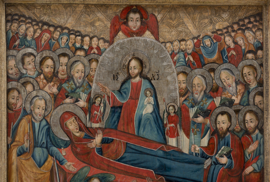 W centrum na łożu okrytym czerwoną tkaniną i przezroczystym materiałem, z głową wspartą na poduszce, leży Maryja. Ma zamknięte oczy, dłonie skrzyżowane na piersiach, ubrana jest w niebieską suknię i czerwony maforion z gwiazdkami na czole i ramionach; jej głowę otacza nimb. Za nią, w owalnej złotej mandorli zdobionej wyciskanym ornamentem przypominającym języki ognia, stoi Chrystus, opisany monogramem. Ponad mandorlą widnieje czerwonoskrzydły serafin. Chrystus spogląda na Maryję i prawą ręką ją błogosławi, a w lewej, poprzez połę płaszcza trzyma duszę Maryi ukazaną w postaci dziewczynki w białej sukience z niebieskim paskiem, z nimbem i ze złożonymi do modlitwy rękoma. Chrystus ubrany jest w czerwoną szatę spodnią i błękitny płaszcz, jego głowę otacza nimb. Towarzyszy mu dwóch aniołów, trzymających wysokie zapalone świece. Obaj ubrani są w białe szaty spodnie i czerwone tuniki, mają niebieskie skrzydła i nimby. 	
	Na pierwszym planie znajdują się postacie św. Michała Archanioła i Żyda Jefoniasza (nawiązujące do przekazów apokryficznych). Św. Michał Archanioł ubrany jest biało-złotą tunikę i pancerz z zębatymi wycięciami u dołu, w niebieskie spodnie i wysokie złotawe buty, w prawej dłoni trzyma miecz, w lewej pochwę miecza. Szczególnie ciekawy jest ubiór Jefoniasza, wyróżniający się realizmem i aktualizacją: Żyd ma na sobie czarną togę i biały talit katan (tradycyjna szata oznaczająca otoczenie Bożym światłem, znak Bożej opieki) z cicis – frędzlami na rogach. Prócz tego ma białe pończochy, czarne buty i charakterystyczny, nietypowy dla ubioru żydowskiego biret.
	Wokół Maryi zebrani są apostołowie, duchowni i tłumy wiernych. Przy jej głowie, ze świecą w prawej dłoni stoi siwowłosy św. Piotr, za nim inny apostoł ze świecą, trzymający lewą dłoń przy twarzy w geście rozpaczy. Po prawej stronie u stóp Maryi stoi apostoł ze świecą i księgą (św. P