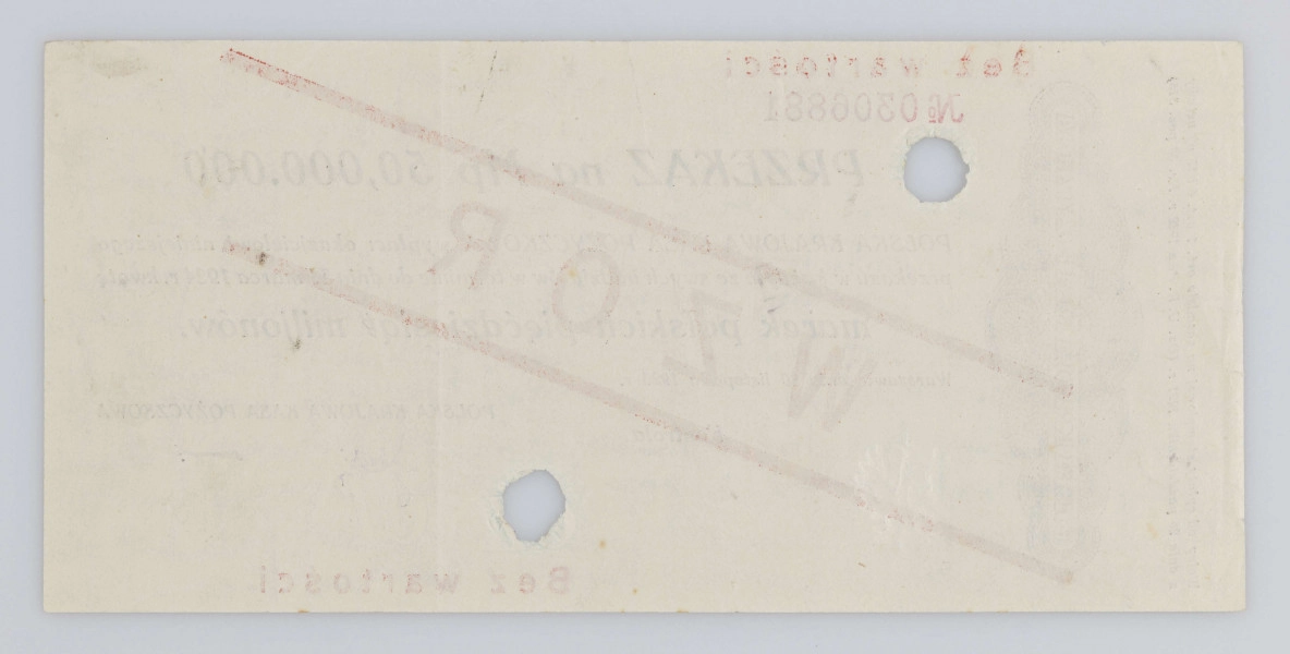 N/Bn/1598/ML - Awers. W lewym marginesie 2 wierszowy tekst formuły prawnej dotyczący obiegu przekazu, w pionie w ozdobnym giloszu napis w kolorze  czarnym: POLSKA KRAJOWA KASA POŻYCZKOWA. W tle pola przekazu, w kontrze po luku: POLSKA KRAJOWA / KASA POŻYCZKOWA. poziomo nadruk: PRZEKAZ na Mp 50,000.000 / POLSKA KRAJOWA KASA POŻYCZKOWA wypłaci okazicielowi niniejszego / przekazu w każdym ze swych oddziałów w terminie do dnia 31 marca 1924 r. kwotę . marek polskich pięćdziesiąt milionów. / Warszawa, dnia 20 listopada 1923 r. 
Niżej z prawej: POLSKA KRAKOWA KASA POŻYCZKOWA
Podpisy: Karol Rybiński, Witold Mokrzycki
U góry, nieco z lewej, numeracja: No 0306881
Czerwonym kolorem prawoskośny nadruk  pomiędzy dwiema liniami: WZÓR
Dwukrotnie powtórzony napis poziomo:  Bez wartości. Przekaz dwukrotnie perforowany.

Rewers: Czysty
