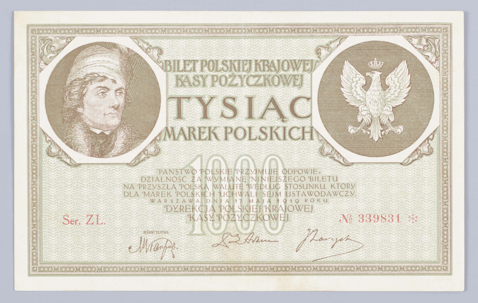Aw. W ramce, zdobionej dookolnie powtarzalnym motywem M1000M,  w ośmiobokach z lewej wizerunek Tadeusza Kościuszki, z prawej godło państwowe. Centralnie na osi poziomo: BILET POLSKIEJ KRAJOWEJ / KASY POŻYCZKOWEJ / TYSIĄĆ / MAREK POLSKICH
Niżej na tle oznaczenia nominału: 1000 pięciowierszowa klauzula prawna o odpowiedzialności państwa polskiego za wymianę marek polskich na przyszłą walutę polską.
Niżej: DYREKCJA POSLKIEJ KRAJOWEJ / KASY POŻYCZKOWEJ
Podpisy / Ernest Adam, Józef Zarzycki
Z lewej: GŁÓWNY SKARBNIK /  podpis: Marian Karpus
Czerwona farbą od lewej oznaczenie serii i numeru: Ser. ZL. – No 339831 *
Tło w formie falistej siatki.

Rw. W owalu z liśćmi akantu napis: BILET POLSKIEJ KRAJOWEJ KASY POŻYCZKOWEJ
W dolnej części w łuku trzywierszowy napis o sankcjach karnych przewidywanych za podrabianie, fałszowanie i puszczanie w obieg podrobionych lub fałszowanych pieniędzy PKKP. Centralnie godło polskie w giloszowej ornamentalnej kompozycji. U góry i na dole po bokach oznaczenie nominału: 1000
Z prawej od góry na tle ornamentalnej kompozycji i poziomych gęsto usianych linii: TYSIĄC / MAREK POLSKICH / 1000