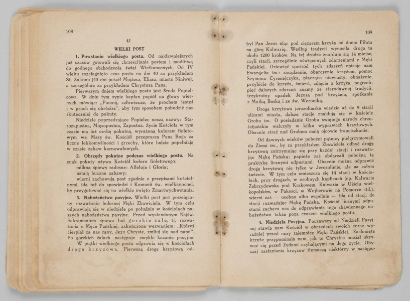 ML/MART/183 - Obrzędy święte : podręcznik do nauki religii dla uczniów gimnazjum : klasa 1 / Z. Baranowski ; J. Noryśkiewicz. - Poznań : Księgarnia Św. Wojciecha, 1936. - 124 s. : il. ; 22 cm.
Brak tylniej okładki.