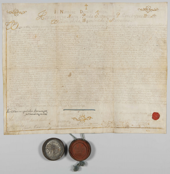 ML/H/589 - Statut cechu sitarskiego nadany mieszkańcom Biłgoraja przez Konstancję Marię z Potoka Szczuczynę, podkanclerzynę wielką litewską, dziedziczkę Biłgoraja w 1720 r. Dokument ustalający porządek rzemiosła sitarskiego na wzór spalonego przywileju. Rękopis w języku polskim z wyciśniętą pieczęcią lakową oraz przytwierdzoną do dokumentu niebieskim sznurkiem pieczęcią herbową w metalowej puszce. Podpisy: wystawcy z 20 czerwca 1720 r. (Kurów); Eustachego Potockiego z 13 marca 1747 r. (Zamek Biłgorajski); Marii z Kątskich Potockiej; Marcina Leopolda Szczuki, starosty wawelnickiego; Jana Szczuki, starosty wiekszniawskiego;  Jana Potockiego z 28 września 1779 r. (Warszawa), Stanisława Potockiego z 5 października 1786 r. (Warszawa), Serwera Setnickiego z 12 października 1803 r., Stanisława Nowakowskiego z 7 grudnia 1809 r. (Zamek Biłgorajski).