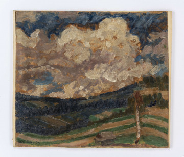 Pejzaż górski. W dolnej partii wzgórza, podzielone na pasy pól uprawnych. Na pierwszym planie po prawej samotna brzoza, bliżej centrum niewielki szałas. Powyżej wzgórz błękitne niebo z dominującymi nad krajobrazem biało-złotymi chmurami.  