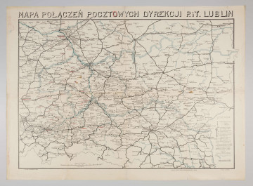 ML/H/740 - Mapa połączeń pocztowych dyrekcji poczt i telegrafu. Mapa w formie prostokąta otoczona podwójną czarną ramką. Tytuł w górnej części, legenda w polu ramki w prawym dolnym rogu. Rzeki i granica Dyrekcji P. i T. Lublin w kolorze niebieskim. Mapa obejmuje tereny od Częstochowy na zachodzie do miejscowości Korzec k. Międzyrzeca na wschodzie oraz od Stanisławowa na południu do Warszawy i Płocka na północy. Niektóre miejscowości podkreślone zostały odręcznie czerwoną kredką oraz zamalowane na czerwono pole litery „O” w wyrazie „pocztowych” w tytule mapy, naniesione drobne znaki na lewym marginesie mapy. 
Wydana nakładem urzędników oddziału komunikacyjnego Dyrekcji PT Lublin. Wykonał D. Stocki. Skala 1:750000.